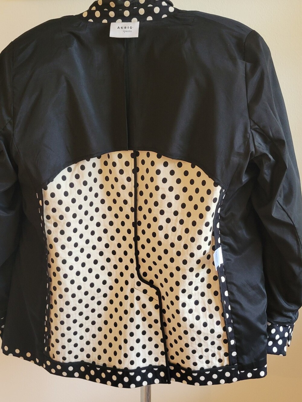 AKRIS PUNTO 14 WOMEN JACKET BLK& WHITE DOTS/LINED/27" L/21"-SLEV 4 1/2 + 24 1/2" - Picture 5 of 13